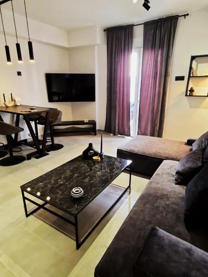 Essel Noir - A Hidden Gem With A Magnificent Acropolis View Apartamento Atenas Exterior foto