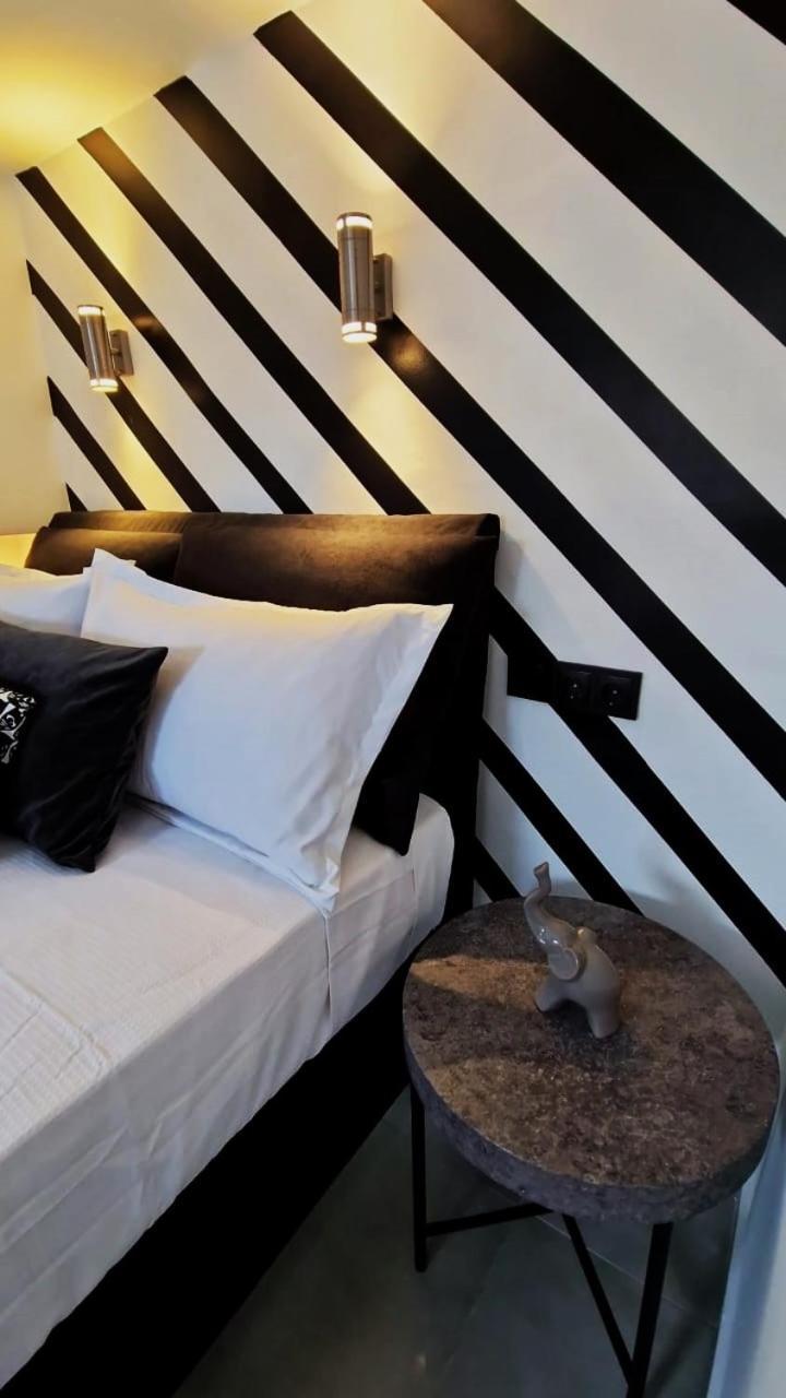 Essel Noir - A Hidden Gem With A Magnificent Acropolis View Apartamento Atenas Exterior foto